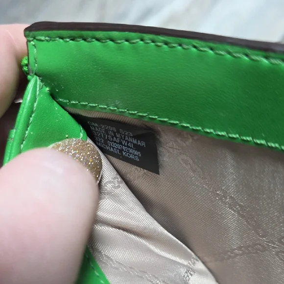 SOLD - Michael Kors | Pebbled Jet Set Travel Large Double Zip Wristlet Wallet - Picture 4 of 11